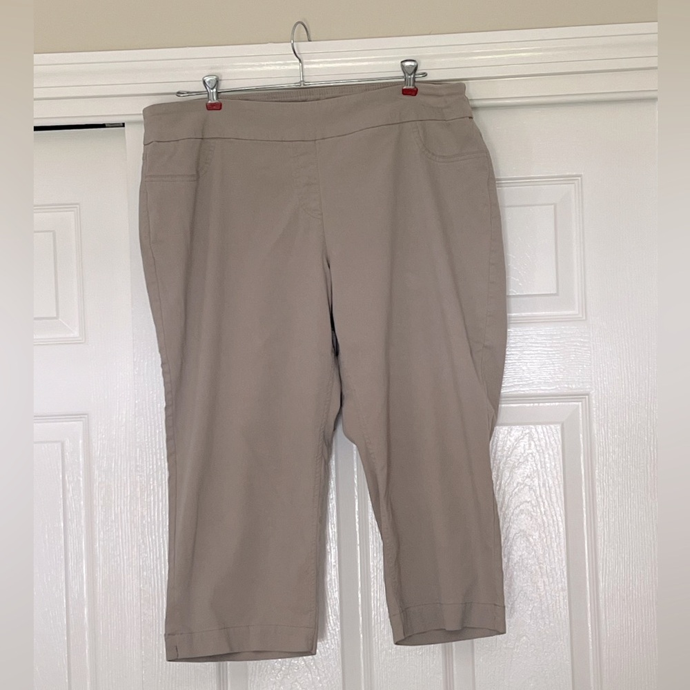 Slim-sation women’s capris  size 18W